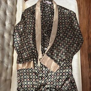 Vintage Victoria Secret three(3) piece pajama set. Robe, top and pants, size M.